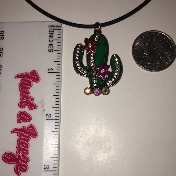 Beautiful rhinestone cactus 🌵 choker - Picture 3 of 3